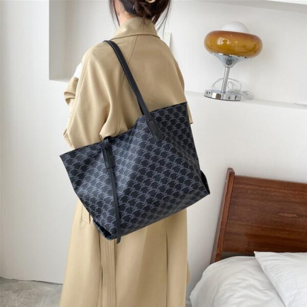 2021 Simple Design Casual Tote Bags Large Capacity Women Shoulder Bag Fashion Handbags Ladies Top handle 1