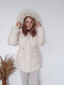 Hff28c003e3e046e6bd3331f8005d2e74k