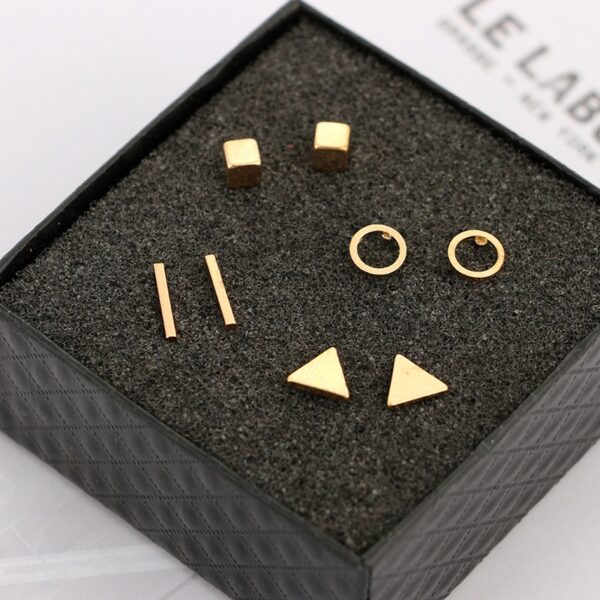 SUMENG 2021 New Arrival Round triangle Shaped Gold Black Colors Geometric Alloy Stud Earring For Women 1