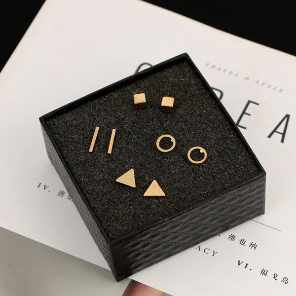 SUMENG 2021 New Arrival Round triangle Shaped Gold Black Colors Geometric Alloy Stud Earring For Women 2