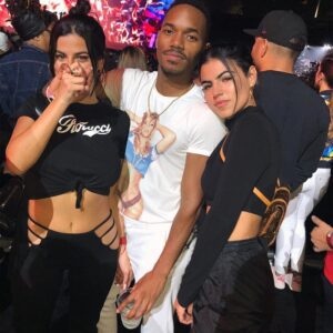 HTB1XdhcXzDuK1RjSszdq6xGLpXaA