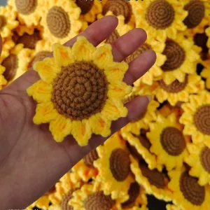 3PCS Sunflower Head Knitted Smile Flowers – Handmade Festival Gift DIY Accessories