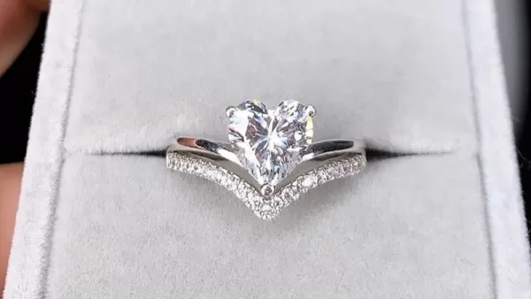 Delicate Silver Color White Zircon Stones Heart Rings for Women Fashion Bridal Engagement Wedding Ring Set