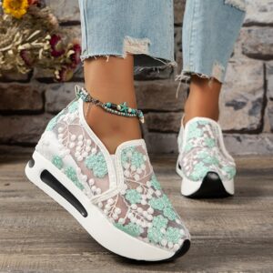 Fashion Embroidery Loafers Shoes for Women 2023 Summer Breathable Mesh Platform Sneakers Woman Comfortable Slip On