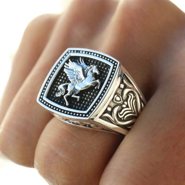 Fashion Mens Jewellery Vintage Pegasus Signet Rings for Men Unicorn Wing Horse Personality Birthday Jewelry Father