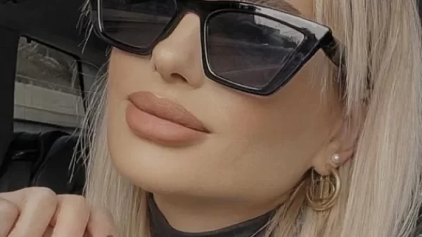 INS Vintage Cat Eye Sunglasses Women Square Small Frame Sun Glasses Female Brand Designer Retro Shades