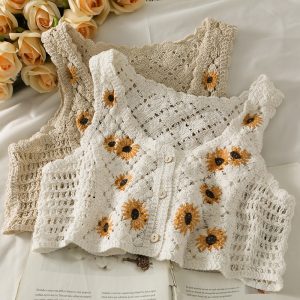 OUMEA Women Sweet Cotton Cardigan Summer Floral Embroidery Sleeveless Buttons Front Crop Tops Beach Sweet Crochet