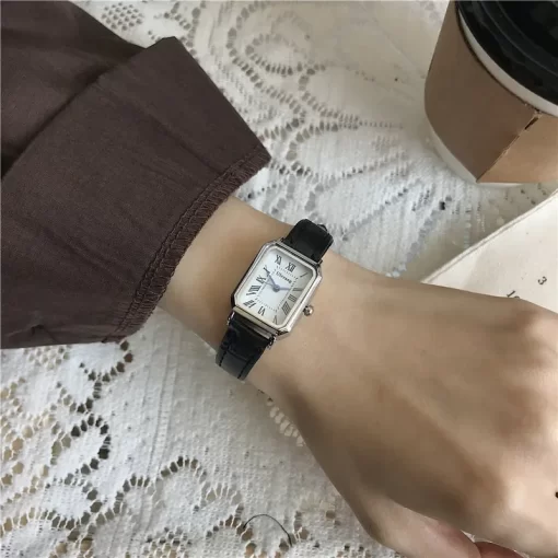 Retro Watches Classic Casual Quartz Dial Leather Strap Band Rectangle Clock Fashionable Wrist Watches for Women 4