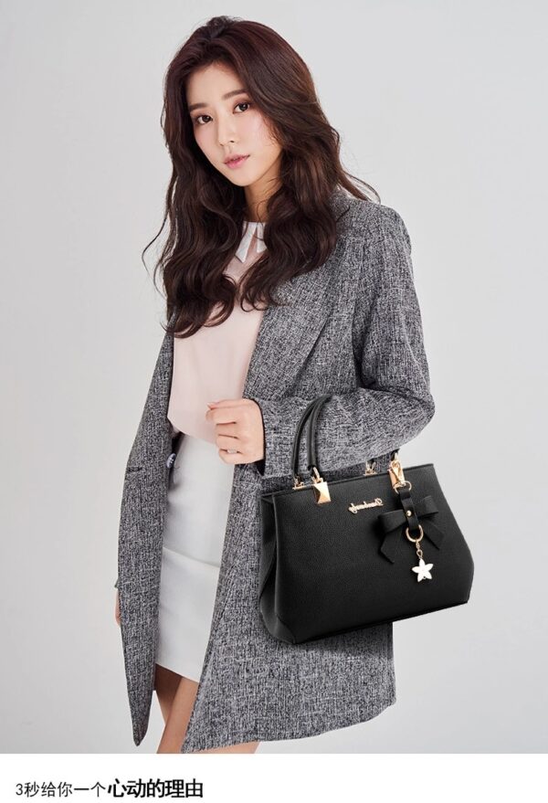 Women s bags 2021 new autumn and winter trend big bag shoulder messenger handbag Korean version 1