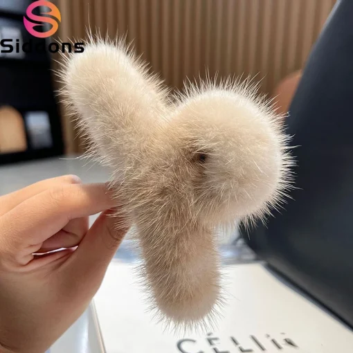 kf S0505e9f794ce47afbafc1dfa0856cfbbI Real Mink Fur Barrettes Winter Fluffy Hair Claw Elegant Acrylic Hairpins Clip Crab Headwear for Women