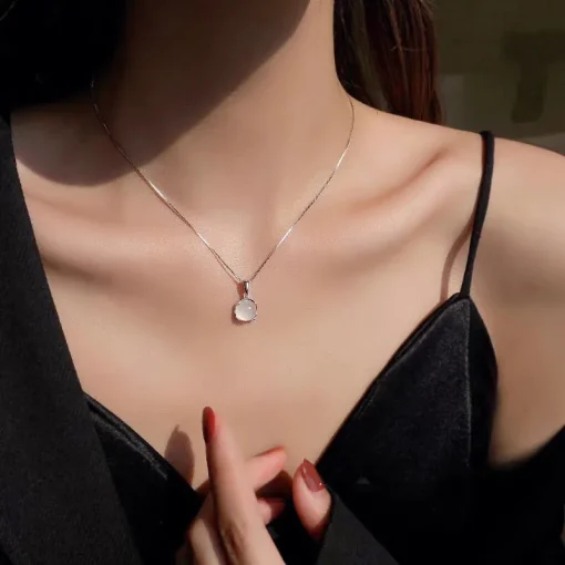 kf S22e41e3db4ee45cebed1095972fa34254 New Luxury White Round Moonstone Pendant Necklaces Women Fashion Jewelry Choker Clavicle Chain Short Charm Necklace