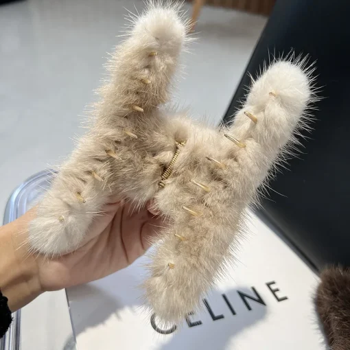 kf S2f0b3ff6661e4906bcc7916f8101a605M Real Mink Fur Barrettes Winter Fluffy Hair Claw Elegant Acrylic Hairpins Clip Crab Headwear for Women