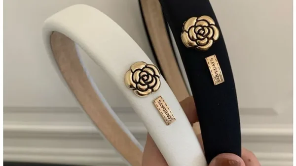 kf Sa2b0988176124d60bc91282d74184fffF Korean High Quality Wooden Black White Camellia Hair Bands Tiara Headdress Hair Hoops 2023 New Arrival