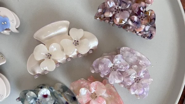 kf Sb967e12a457144edbaa54472844c1ebdI Muweordy Diamond Inlaid Flower Hair Clip Acetate Claw Clip Sweet Crab Hair Clips Hair Accessories for