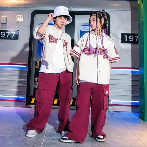 Kids Hip-Hop Performance Outfit – Burgundy Letter Print Baseball Jacket & Jogger Pants Set - Image 3