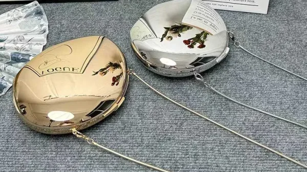 kf Sf53a6a2cfaab4b6ebae90445713ebf47J 2024 Guangzhou Holiday Gold Silver Snakechain Purse Clutch Bridal Purse Evening Party Bolsas Sac A Main